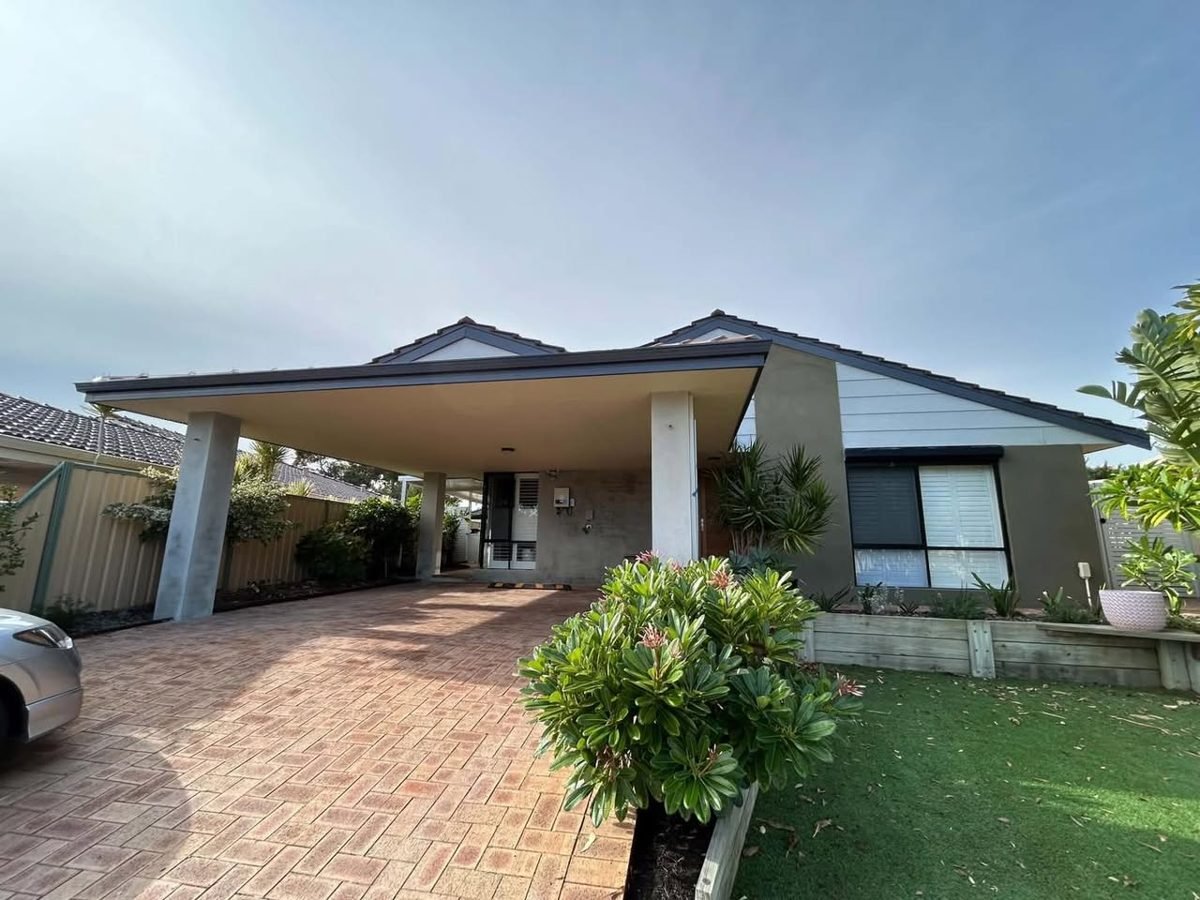 Freshly rendered wall by SKC Plastering Perth